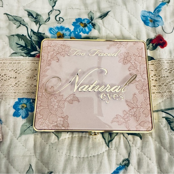 Too Faced Natural Eyes Palette with Cream and Brown Shades - Picture 7 of 10